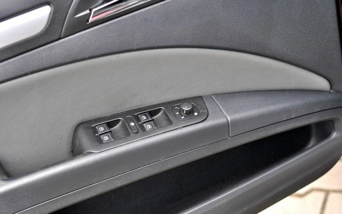 Skoda Superb cena 29900 przebieg: 240000, rok produkcji 2011 z Złotów małe 379